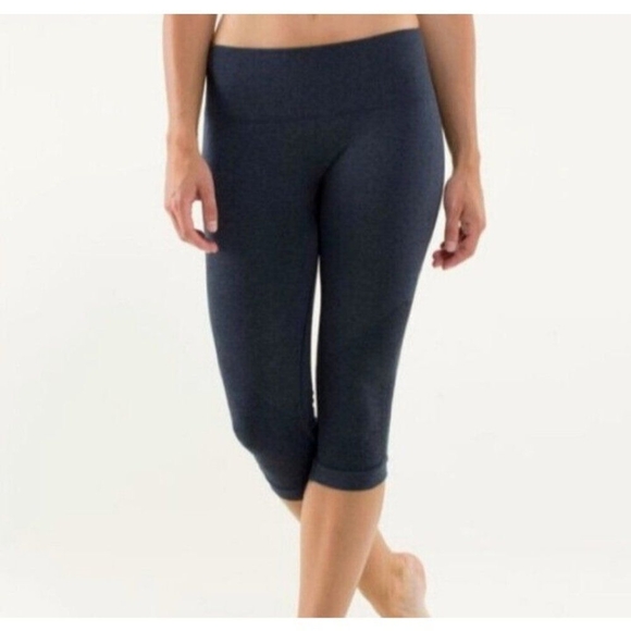 Lululemon Black cropped leggings Size 4 - Picture 1 of 5